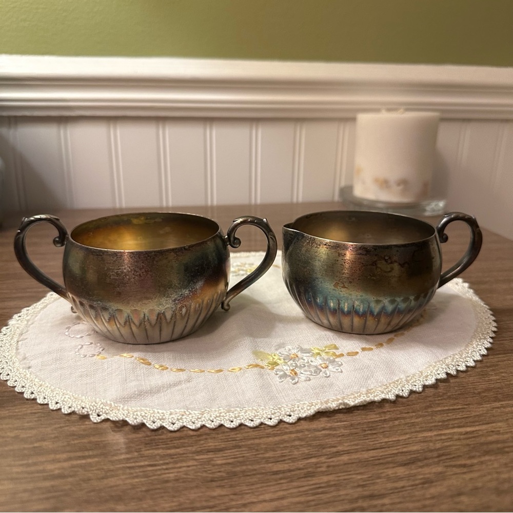 Vintage Oneida Silversmiths Silver-Plated Creamer & Sugar Bowl Set